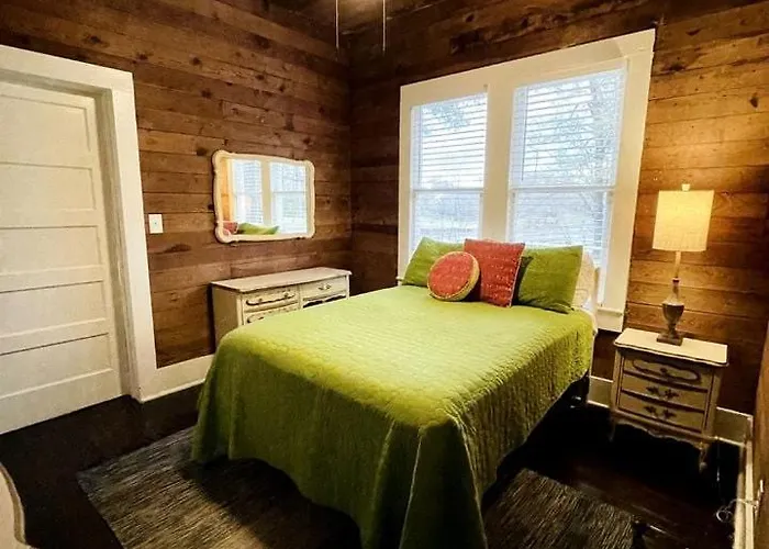 Quaint Cute Fully Equipped In Louisiana Lafayette