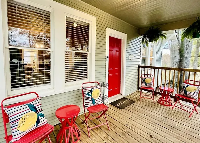 Quaint Cute Fully Equipped In Louisiana Holiday home Lafayette