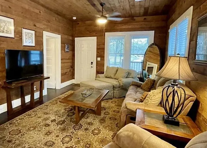 Quaint Cute Fully Equipped In Louisiana *